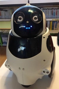 QBo . robot español.