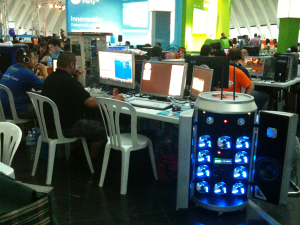 Campus Party 2011, descargando con Apexdc